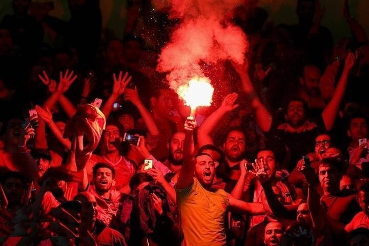 هشدار کنفدراسیون فوتبال آسیا به پرسپولیس نسبت به استفاده هواداران از مواد آتش‌زا 