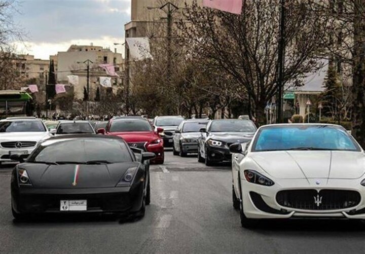 با مصوبه بحثبرانگیز مجلس خودروهای اقتصادی گران شد  با مصوبه بحثبرانگیز مجلس خودروهای اقتصادی گران شد
