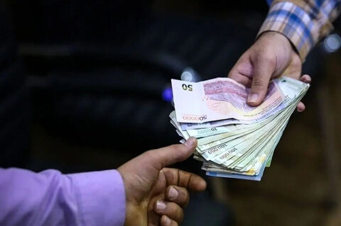 دستمزد کارگران به کمتر از نصف قدرت خرید رسید