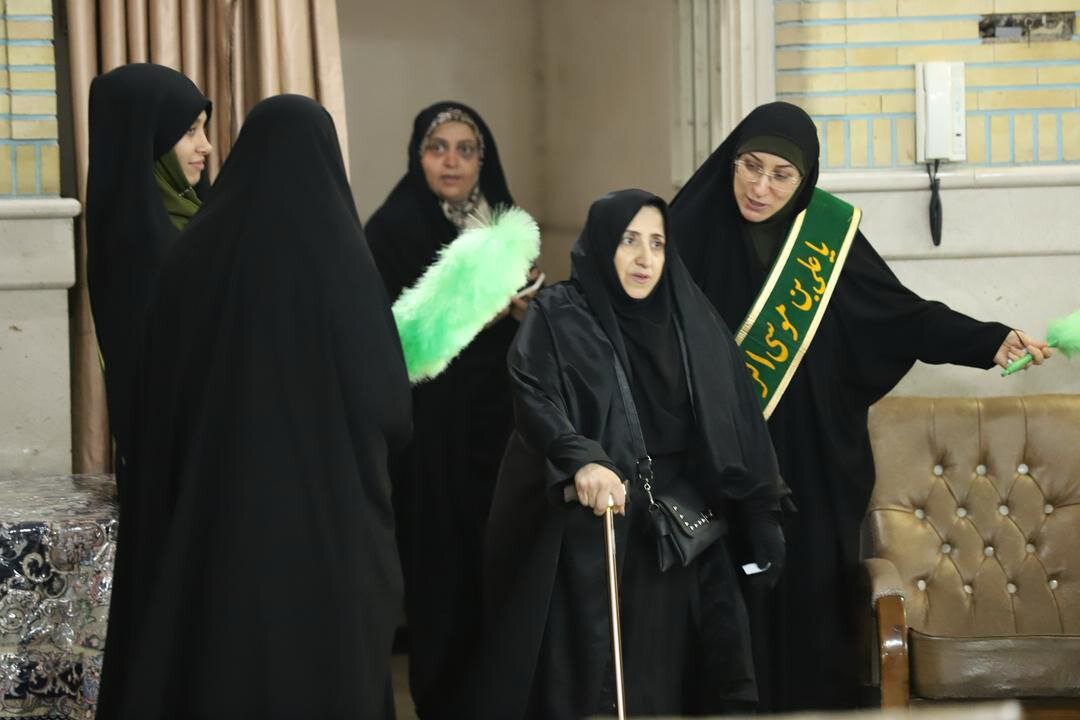مراسم دهه کرامت با حضور خانواده شهدای خدمت در مسجد علی بن موسی‌الرضا(ع)