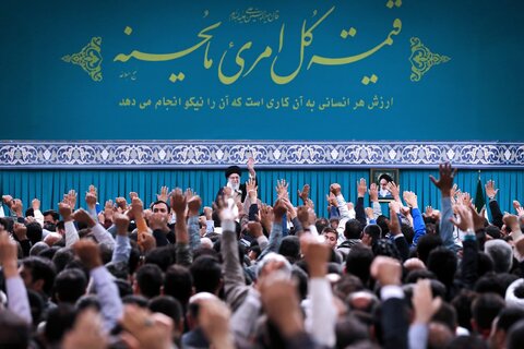 رهبر انقلاب: کارگران ستون قوام و دوام جامعه‌اند