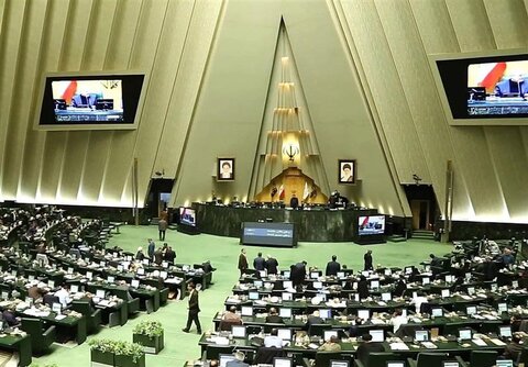 مجلس به قطعی برق و گرانی آب و تعطیلی کارخانه‌ها اعتراض کرد
