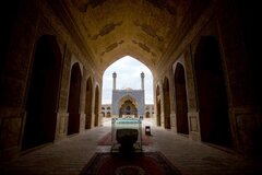 چشمان نگران یونسکو بر گنبد هزارساله اصفهان و تهدید عبور مترو