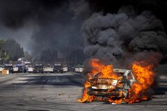 حکومت آمریکا در مقابل اعتراضات مهاجران در شرایط جنگی قرار گرفت