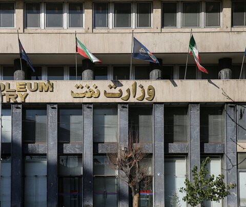 آتش‌سوزی در انبار نفت شهران و مخزن سوخت جنوب تهران مهار شد