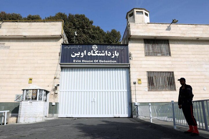 حمله صهیونیست‌ها به زندان اوین ۷۱ شهید برجا گذاشت