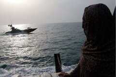 زنجیره انسانی محکومیت جنایات آمریکا در سالروز سرنگونی پرواز ۶۵۵