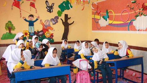 والدین بین انتخاب غیرقانونی و نابرابری آموزشی گرفتار شده‌اند