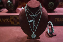 نقره از مرز ۷۵ دلار عبور کرد