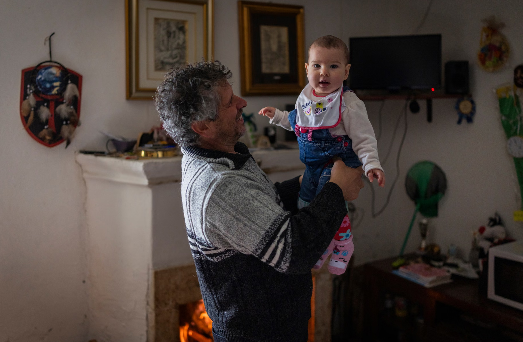 تولد نخستین نوزاد روستا پس از ۳۰ سال