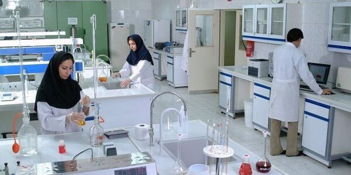 گسترش آگاهی‌بخشی و خدمات رایگان برای کنترل ایدز 